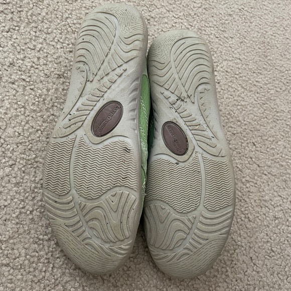 Earth Origins Carly Shoes - Picture 3 of 4